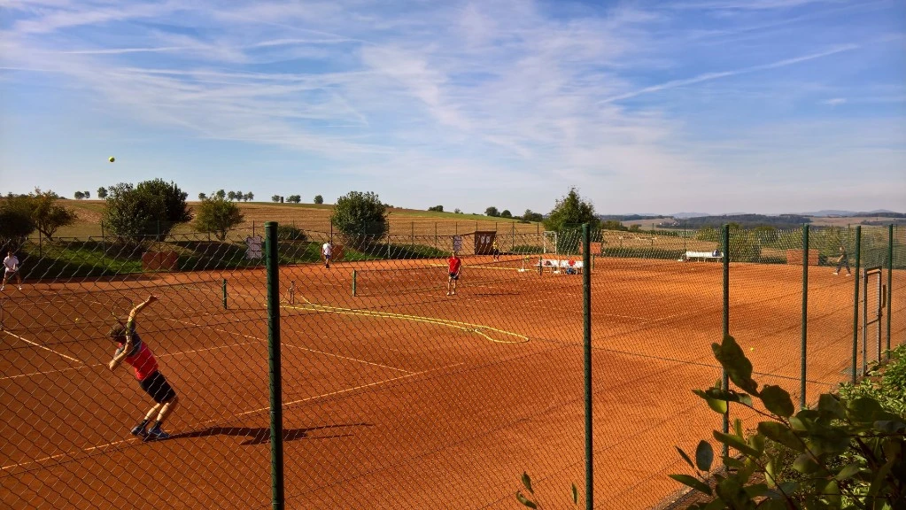 Tennisplätze in Betrieb